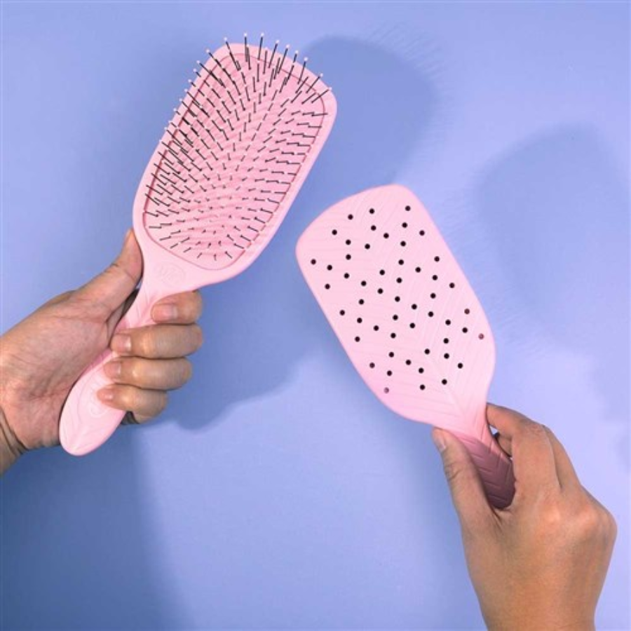 WetBrush Go Green Paddle Detangler - Pink